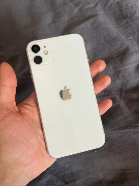 iPhone 11 64Gb white