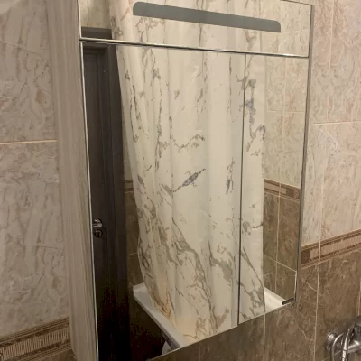 Шкаф-зеркало в ванную